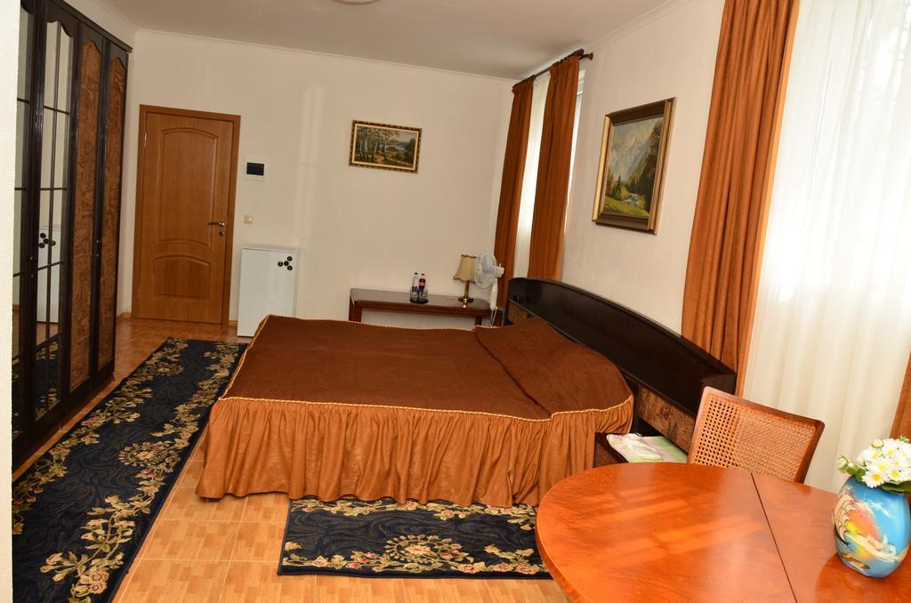 Hotel Acorn Irpin Dış mekan fotoğraf