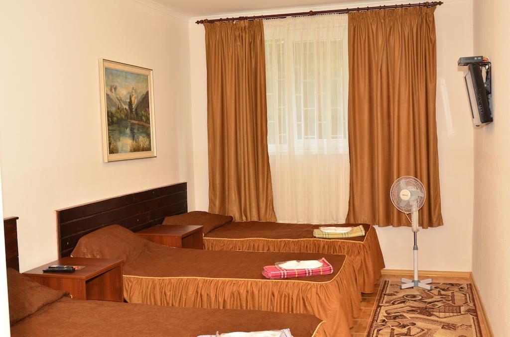 Hotel Acorn Irpin Dış mekan fotoğraf